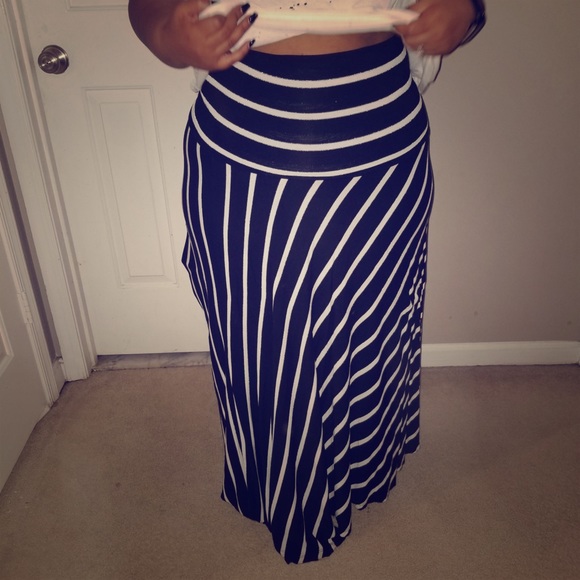 Skirt that can also be a dress - Picture 1 of 3